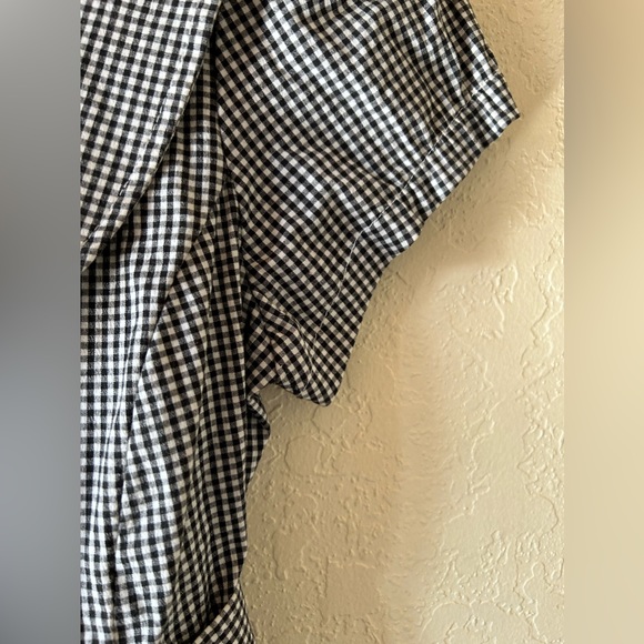 Authentic Guess Jeans Mini Lightweight Gingham Blazer🖤🤍 - Picture 9 of 9